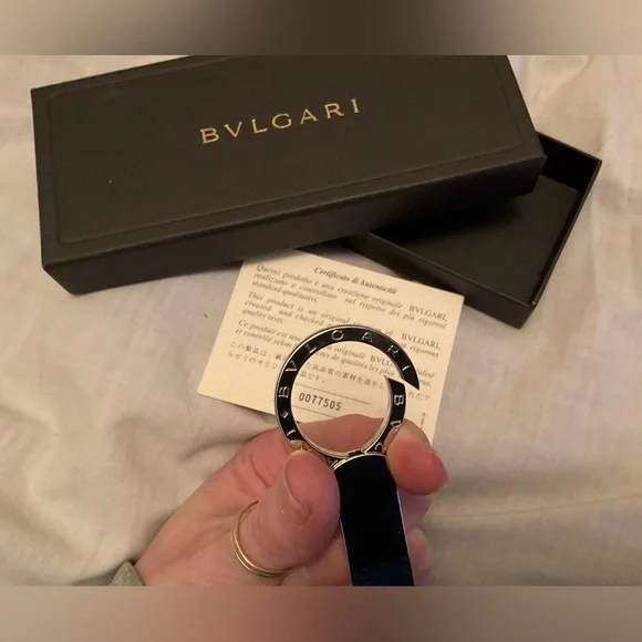 Authentic BVLGARI Navy Leather Key Ring – Box & Certificate of Authenticity - Picture 9 of 9